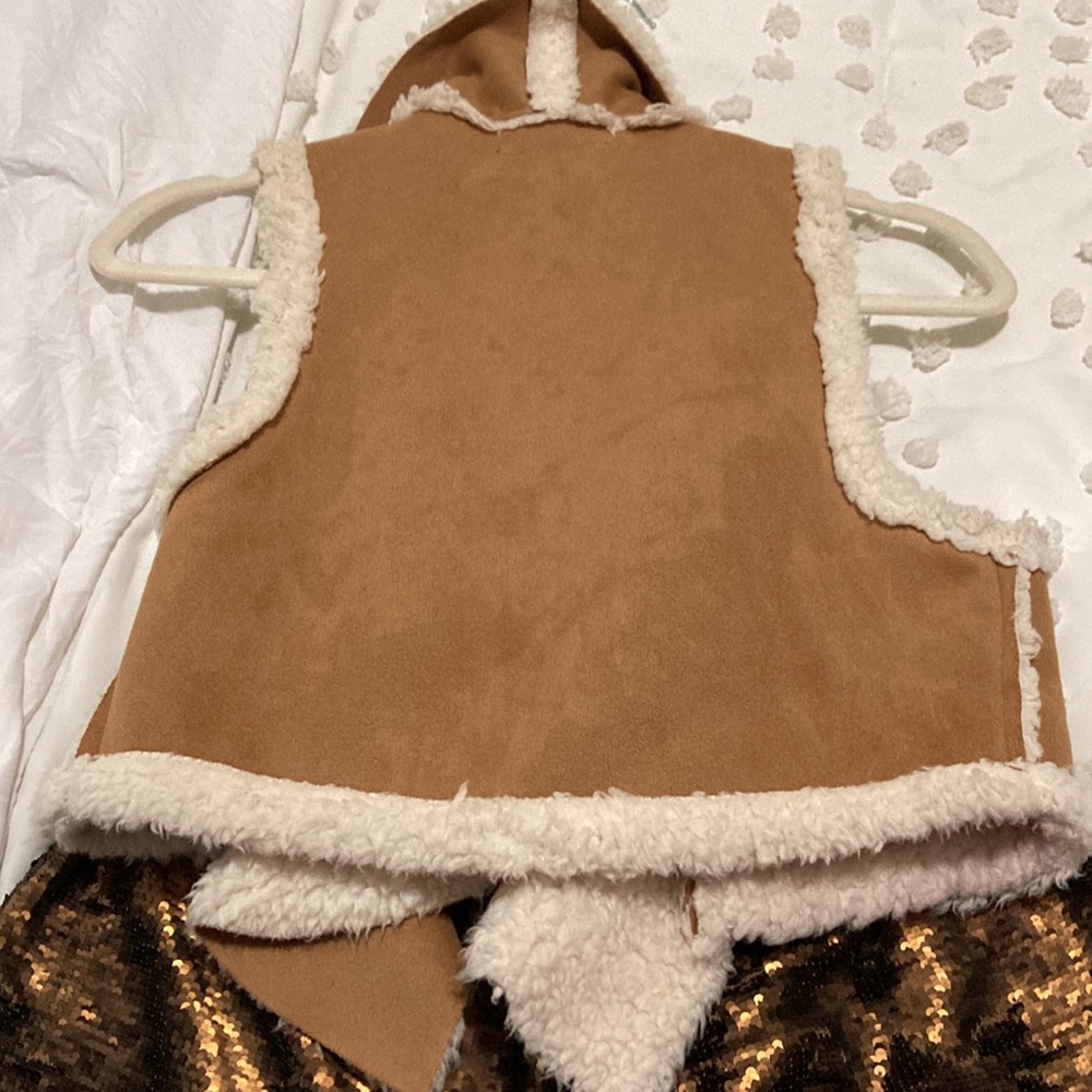 Vest - Picture 5 of 6